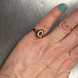 Fashion Gold and Garnet Red Gemstone Ring